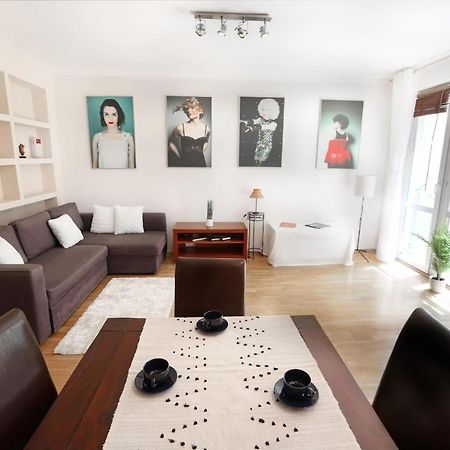 ורשה Cosy And Bright- Golden Apartments- Old Town מראה חיצוני תמונה